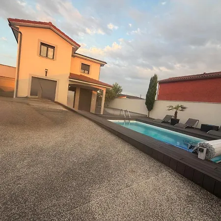 Charming With Private Pool, Private House רואן
